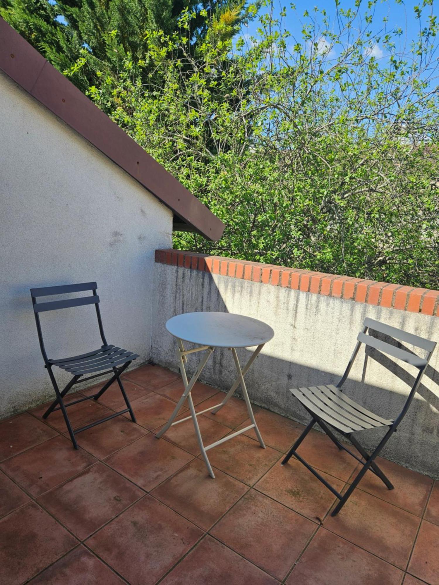 Enjoy Garden Hotel Виерзон Екстериор снимка