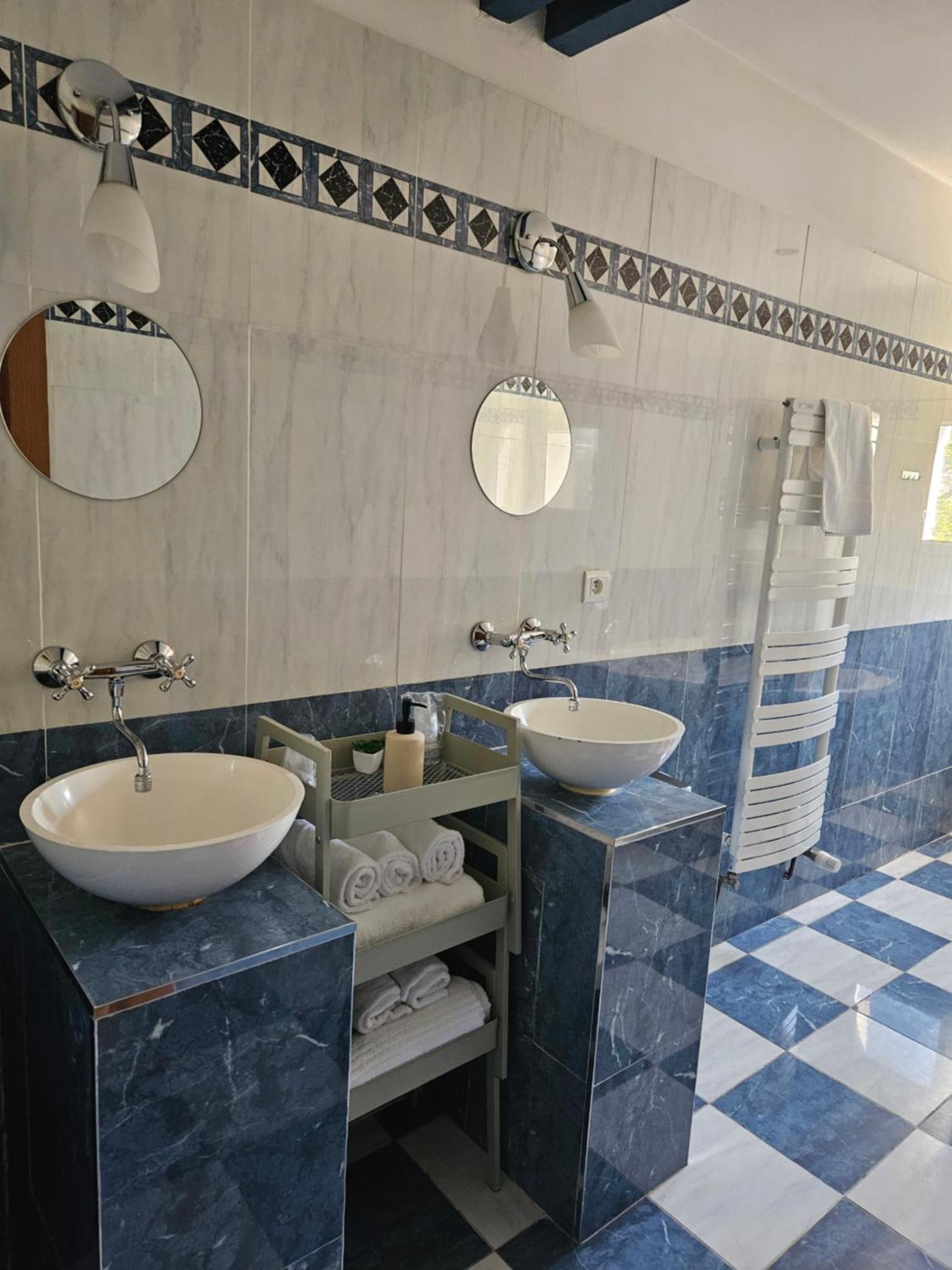 Enjoy Garden Hotel Виерзон Екстериор снимка